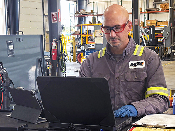 MGX Crane Service Tech